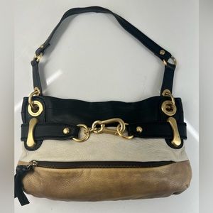 B. Makowsky shoulder bag